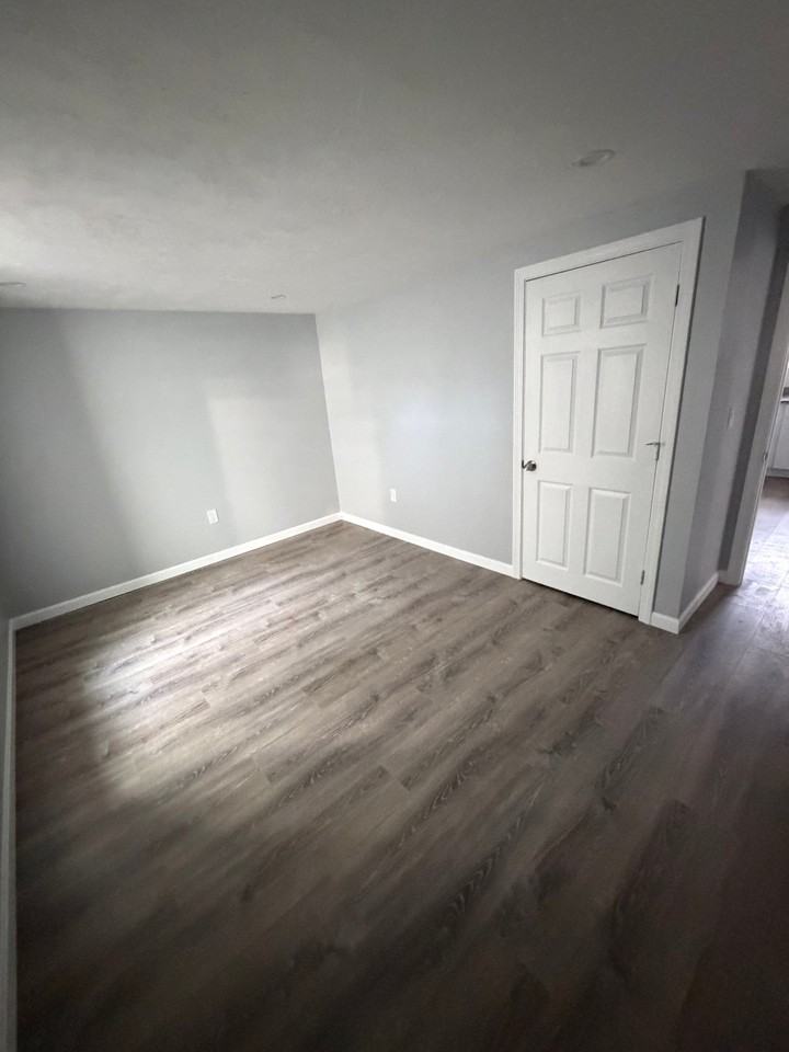 85 Indian Run Rd #1 - Photo 5 of 9