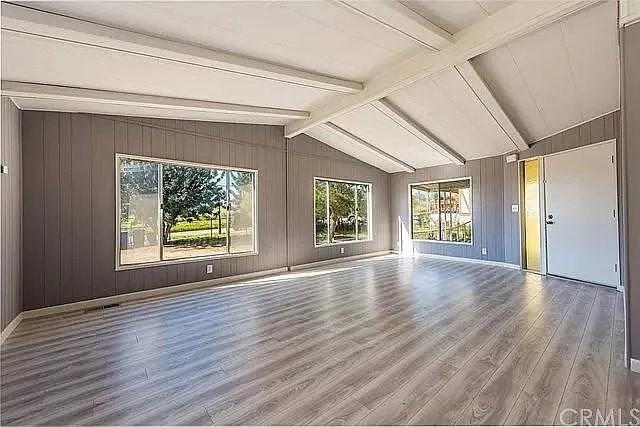 18950 Woodcrest Ln - Photo 2 of 10