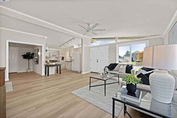 24808 Mango St - Photo 7 of 20