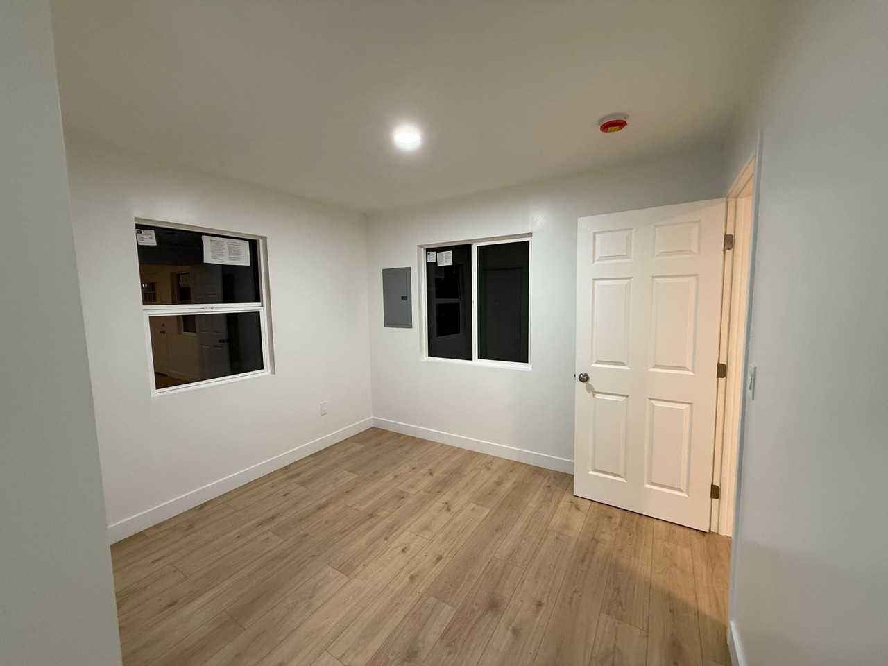 8056 Darby Pl - Photo 3 of 8