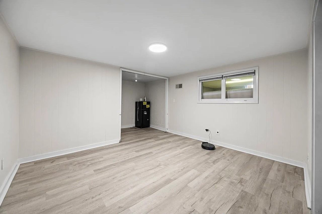 3292 Niagara Dr - Photo 4 of 9