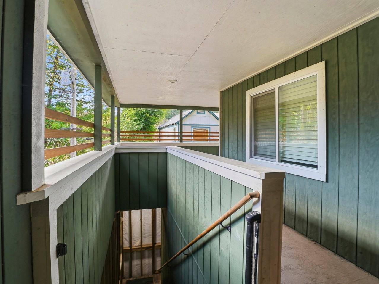 16799 Center Way - Photo 2 of 20