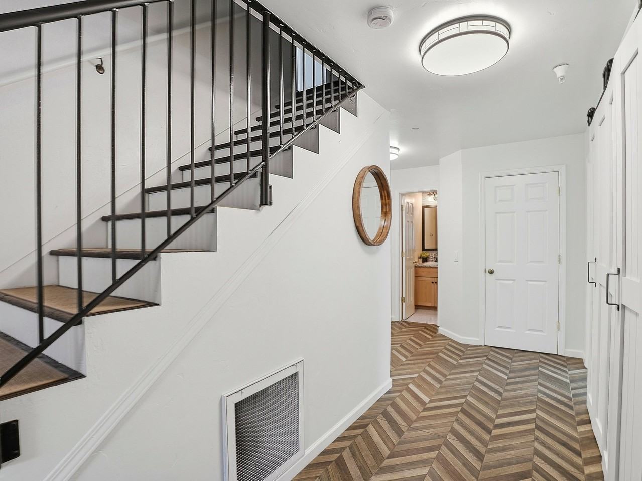 16799 Center Way - Photo 5 of 20