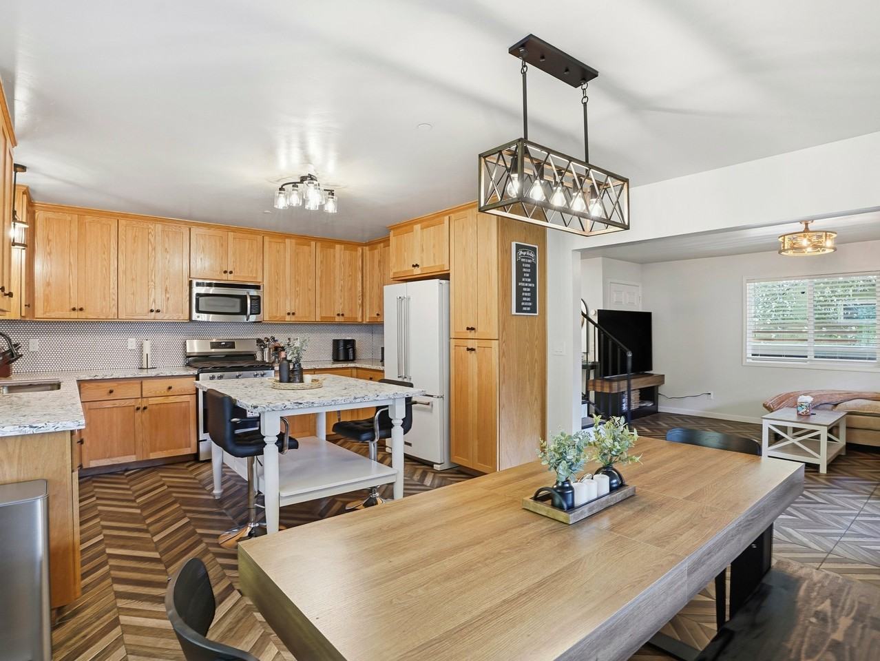 16799 Center Way - Photo 7 of 20