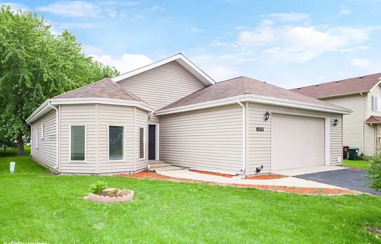 1219 Blackhawk Dr - Photo 2 of 16