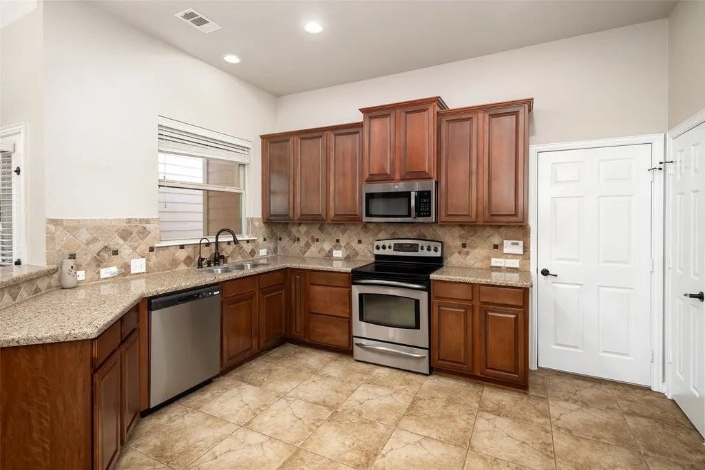 4245 Swan Forest Dr #B - Photo 7 of 20