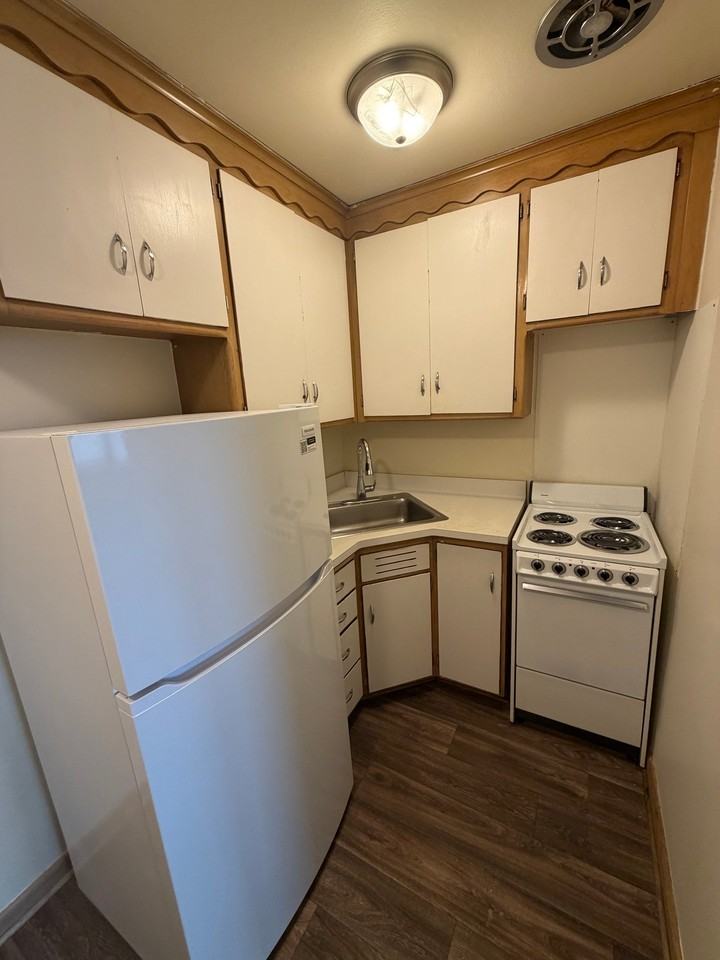 4925 W Oklahoma Ave #6 - Photo 2 of 6