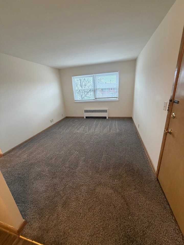 4925 W Oklahoma Ave #6 - Photo 4 of 6