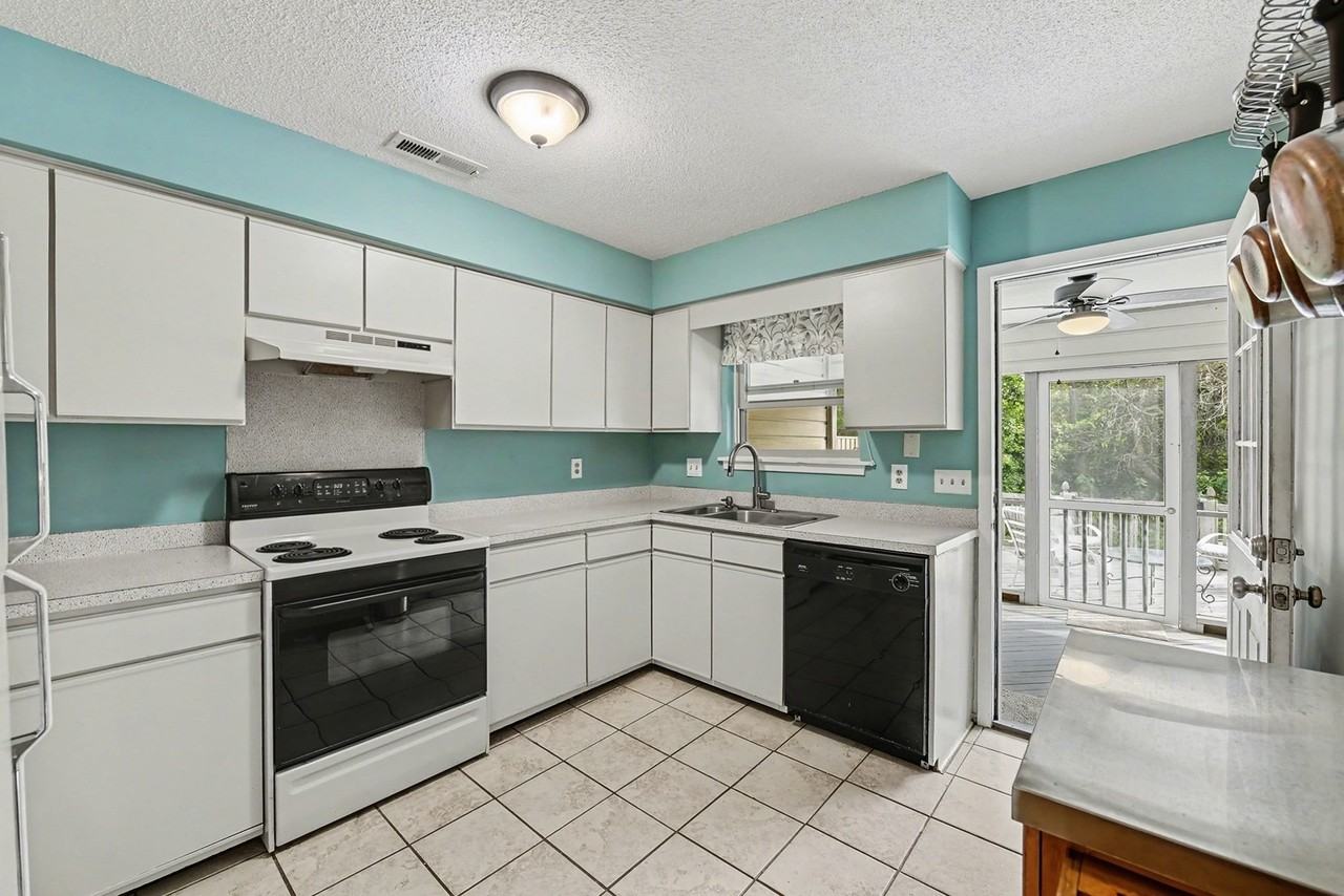 1265 Marshview Dr - Photo 6 of 20