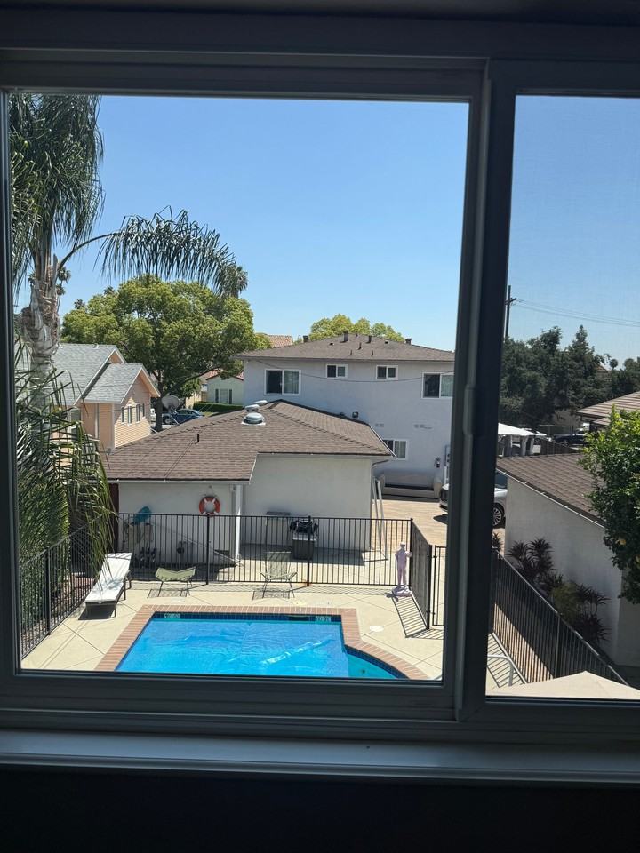 1119 Sonora Ave - Photo 4 of 10