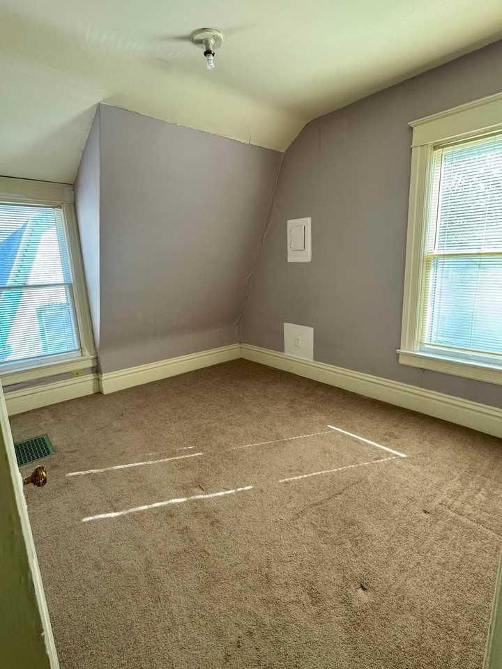 707 Edgewater Ave #2 - Photo 5 of 10