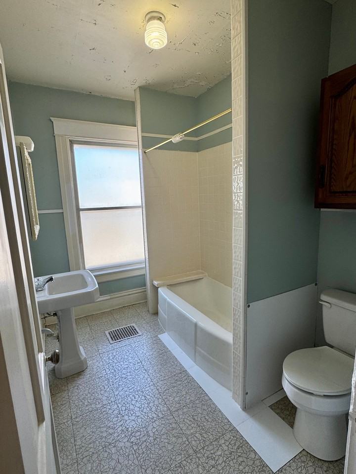 707 Edgewater Ave #2 - Photo 7 of 10