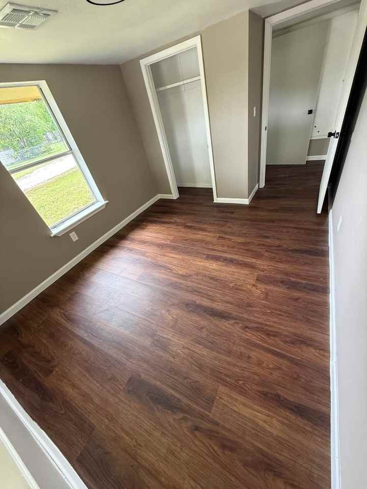 209 N Rangeline St - Photo 4 of 7