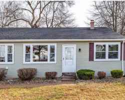 featured image of 11 Hope Farms Dr