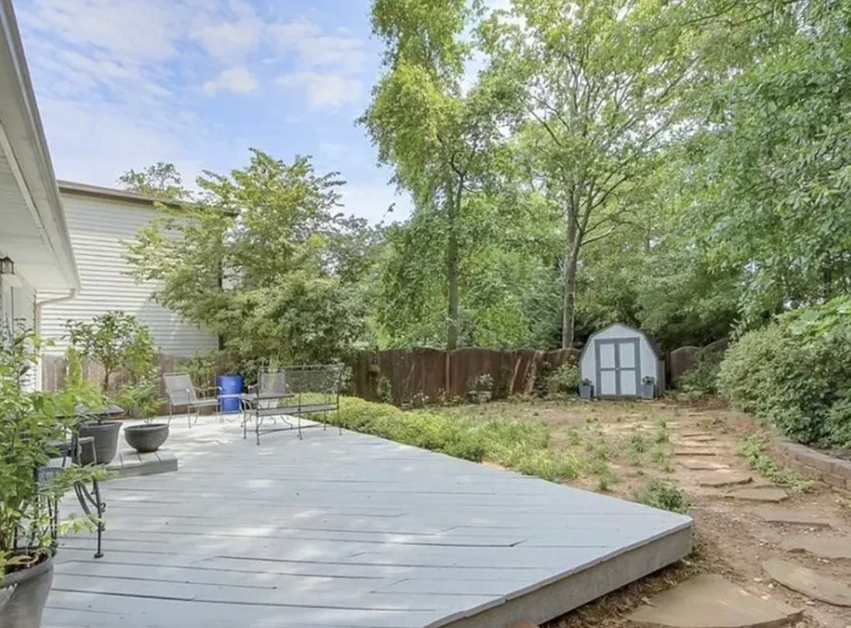 121 Lockwood Ter - Photo 3 of 10