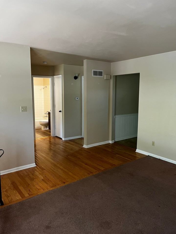 8939 Caenen Lake Rd - Photo 3 of 6