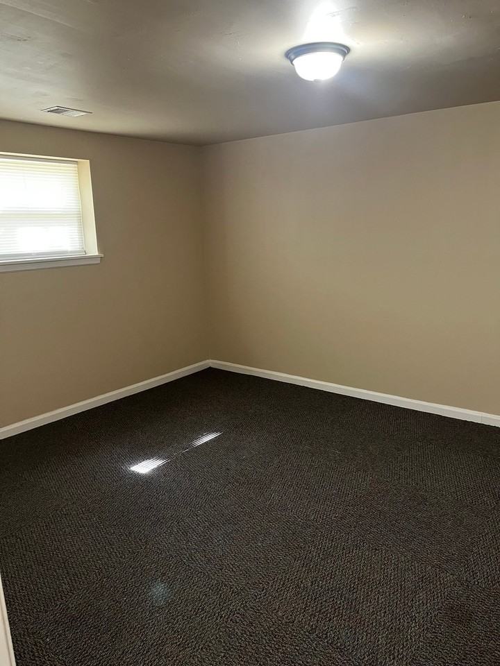 8939 Caenen Lake Rd - Photo 4 of 6