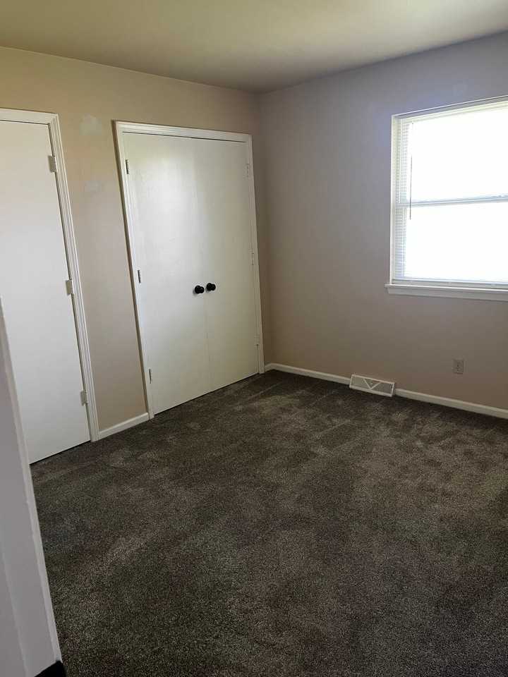 8939 Caenen Lake Rd - Photo 5 of 6