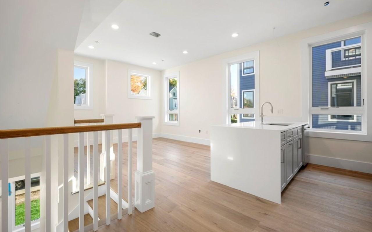 120 School St #1 - Photo 3 of 9