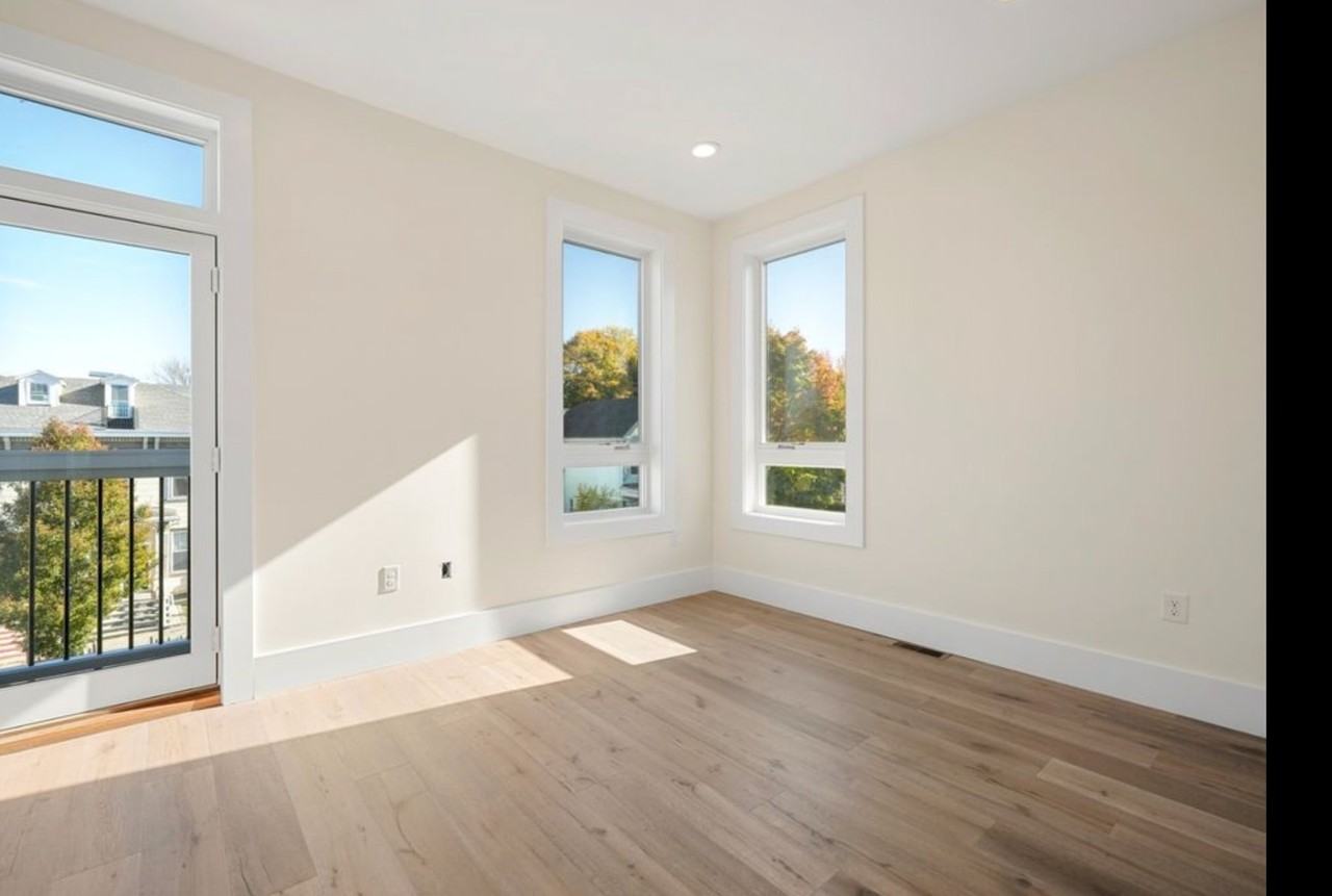 120 School St #1 - Photo 5 of 9