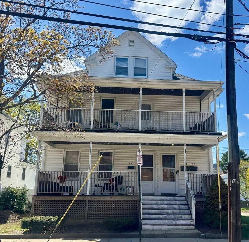 141 Whitwell St #1 - Photo 3 of 7