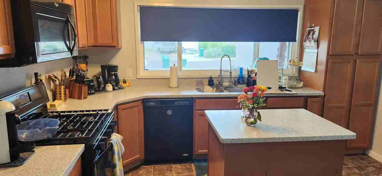 1008 Zuni Dr - Photo 2 of 4