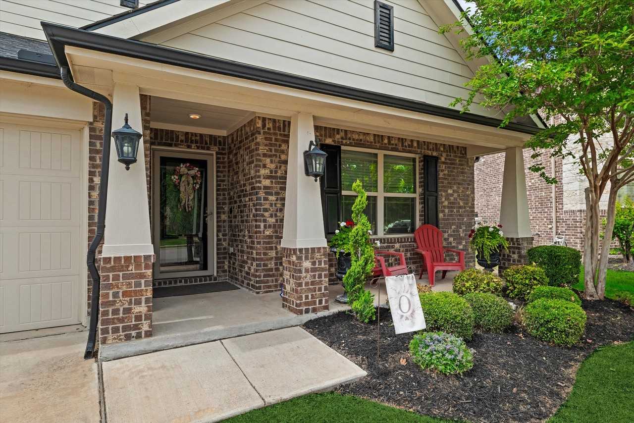 16601 Lincoln Park Ln - Photo 4 of 20