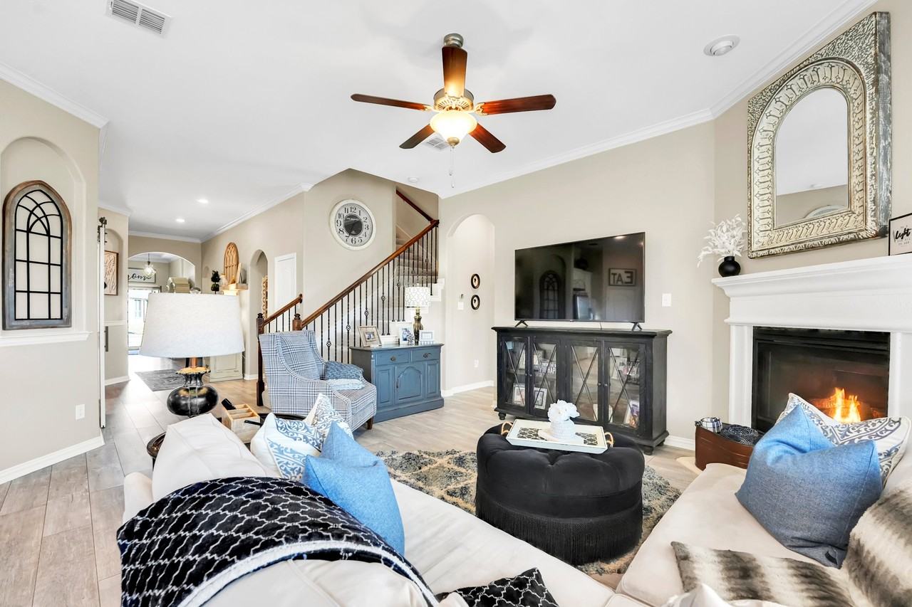 16601 Lincoln Park Ln - Photo 7 of 20