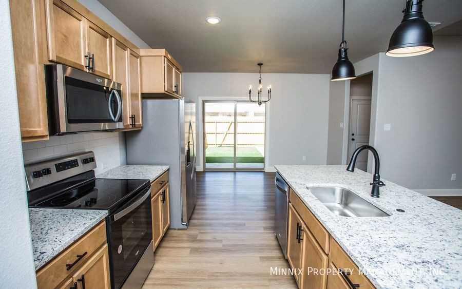 2550 137th St - Photo 3 of 46