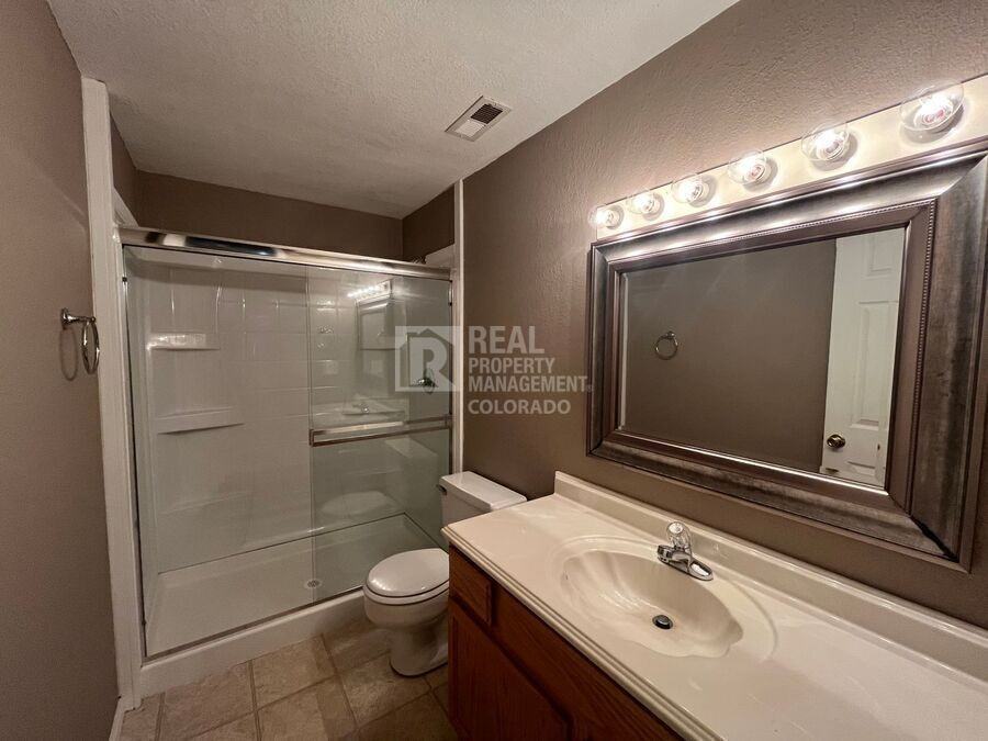 1144 E 5th St - Photo 6 of 12