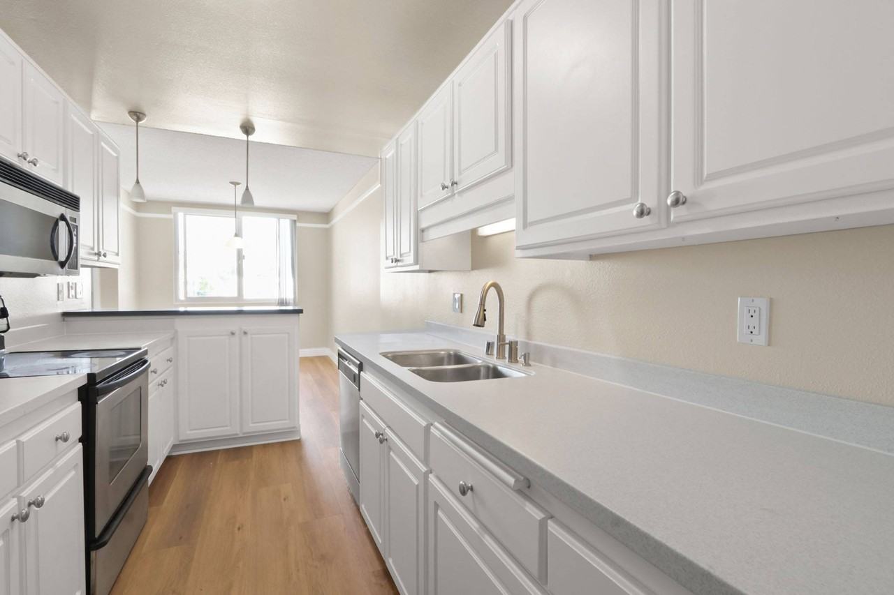 950 4th Street - Photo 6 of 43