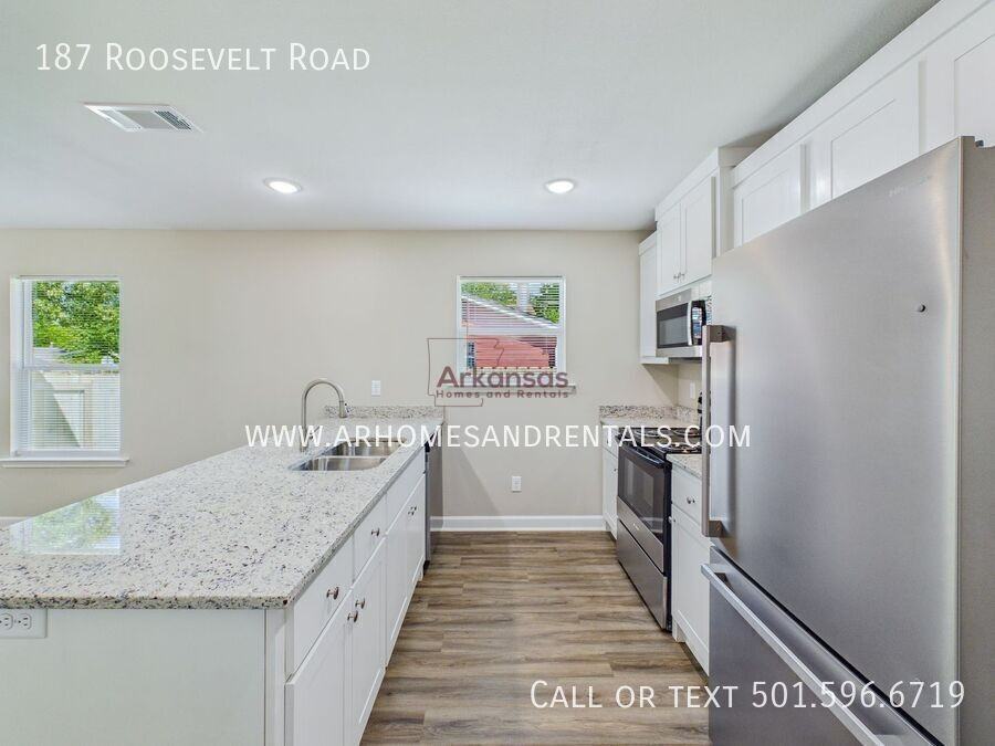 187 Roosevelt Rd - Photo 5 of 20