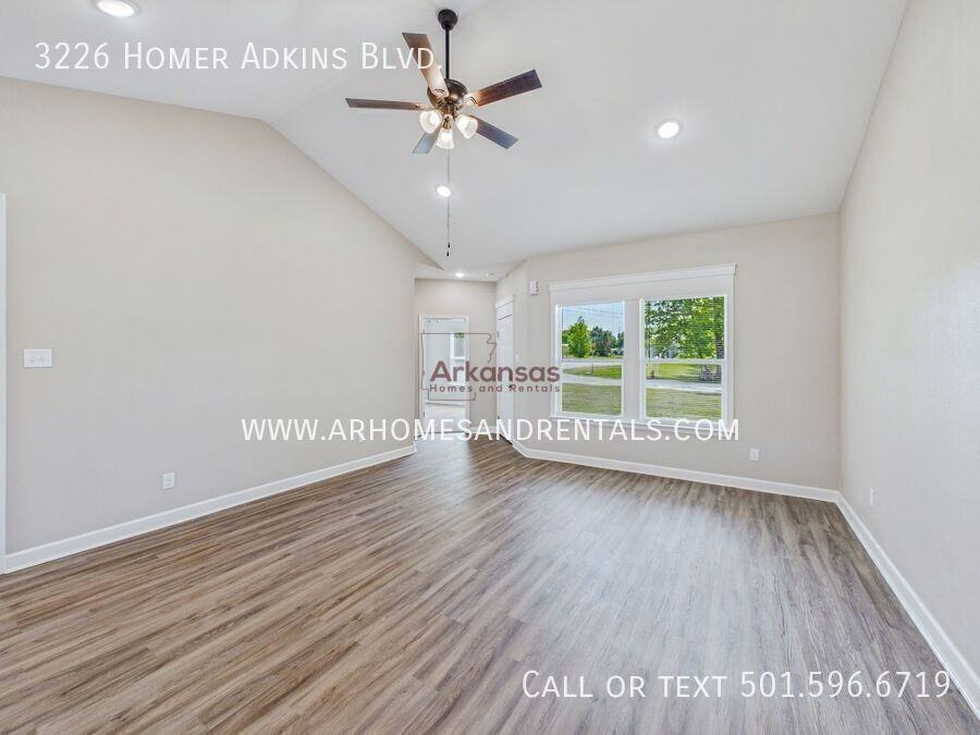 3226 Homer Adkins Blvd - Photo 2 of 21