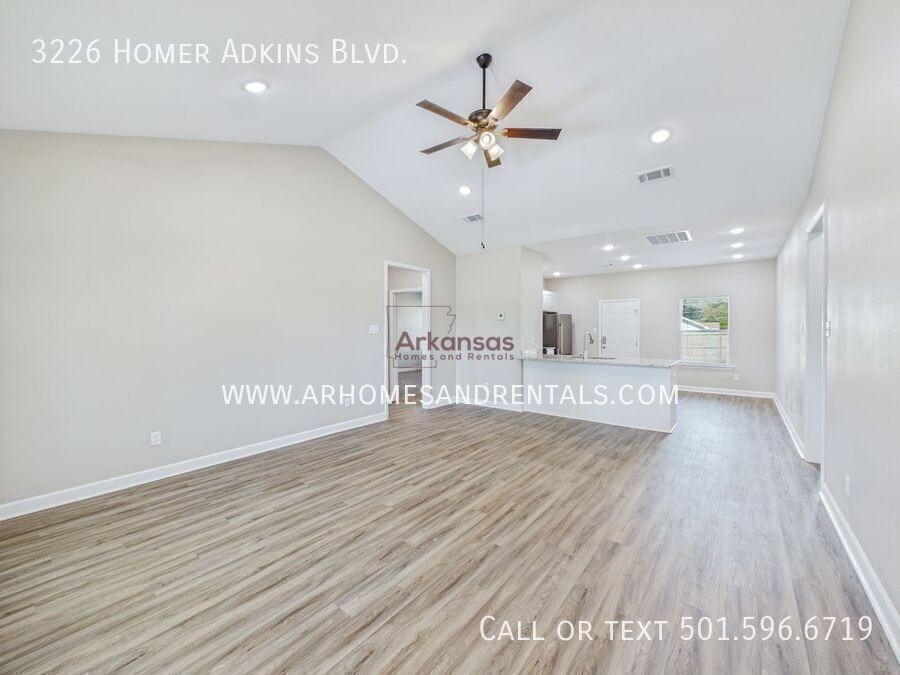 3226 Homer Adkins Blvd - Photo 3 of 21