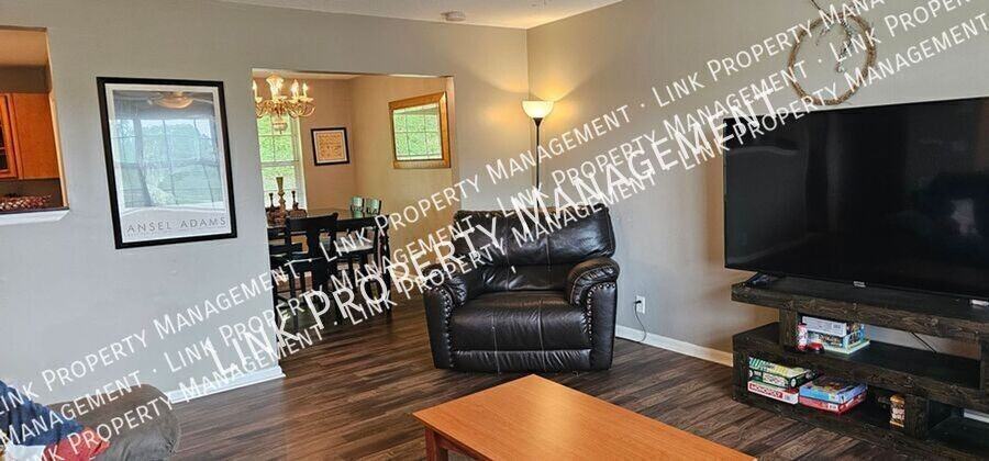 2433 Meade Cir - Photo 2 of 33