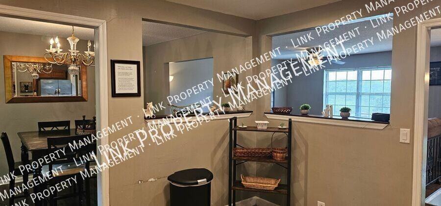 2433 Meade Cir - Photo 3 of 33