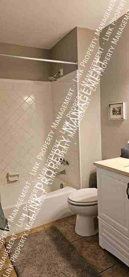 2433 Meade Cir - Photo 6 of 33