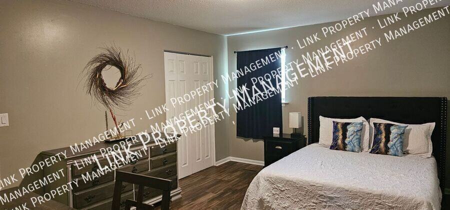 2433 Meade Cir - Photo 7 of 33