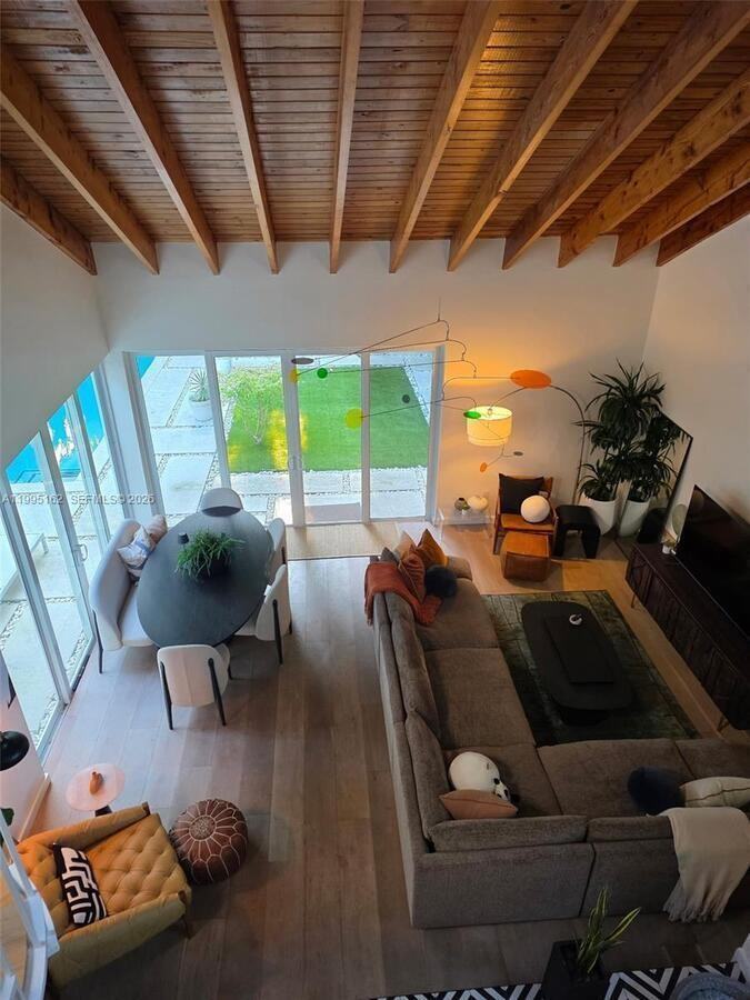 2848 Sw 22nd Ave - Photo 3 of 23