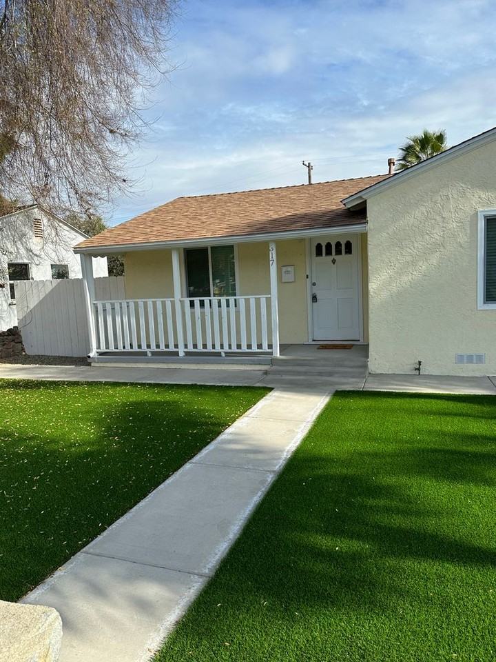 317 Richfield Ave - Photo 2 of 44