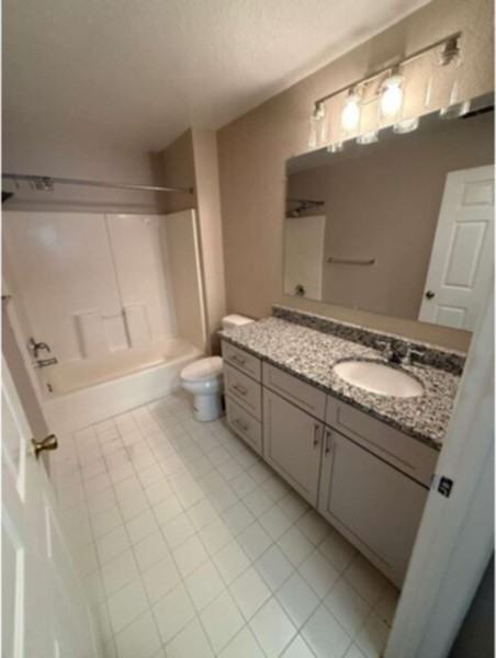 5471 Vineland Rd #7201 - Photo 5 of 7