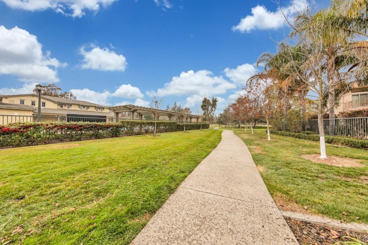 425 Regatta Ln #103 - Photo 6 of 34