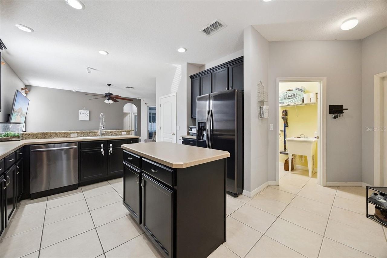 1016 Parkside Pointe Blvd #NA - Photo 6 of 16