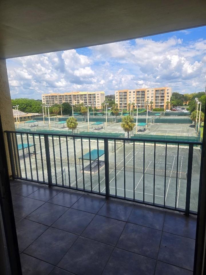 2828 Tennis Club Dr #505 - Photo 4 of 7