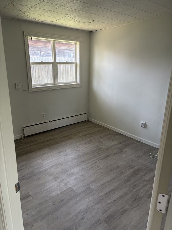 218 E River St #1 - Photo 4 of 5