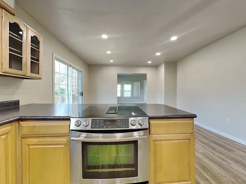 19402 8th Ave S #NA - Photo 3 of 9