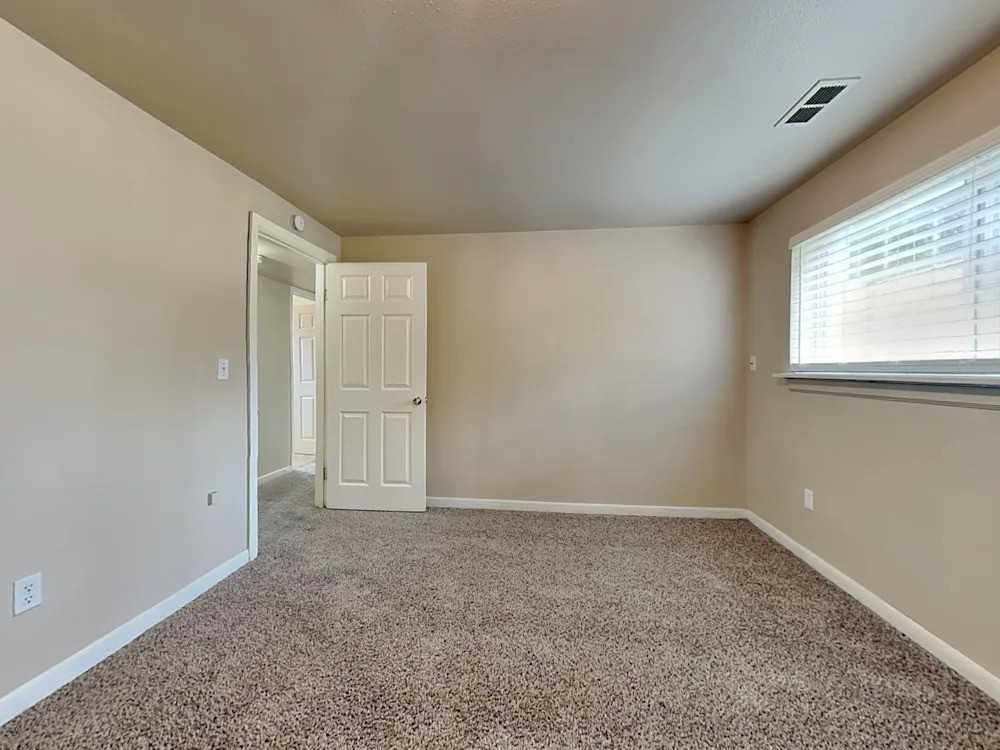 19402 8th Ave S #NA - Photo 4 of 9