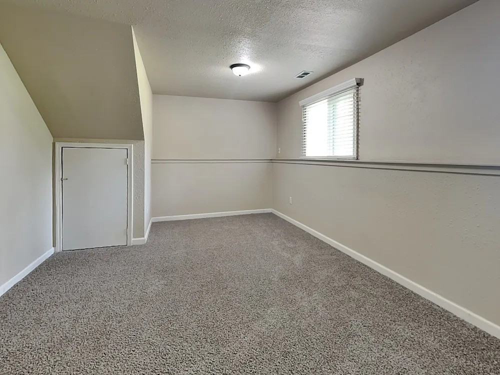 19402 8th Ave S #NA - Photo 5 of 9