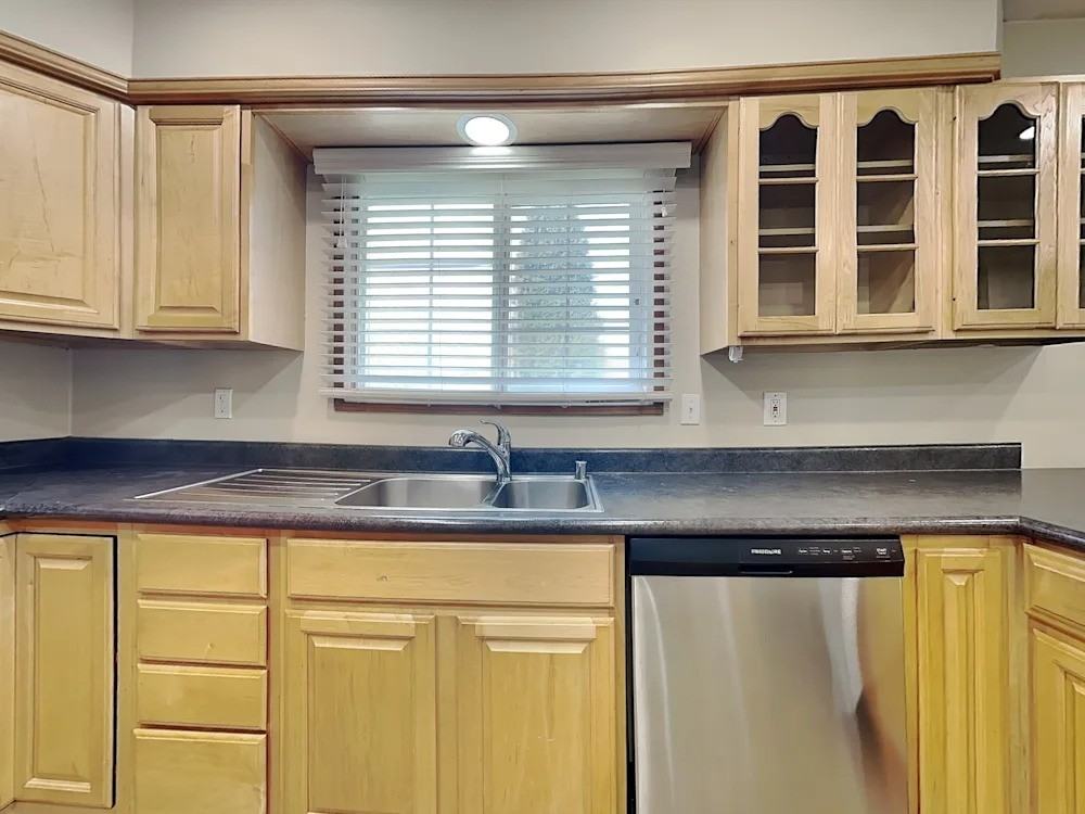 19402 8th Ave S #NA - Photo 7 of 9