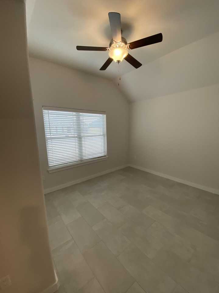 520 Peach Ave #NA - Photo 7 of 12